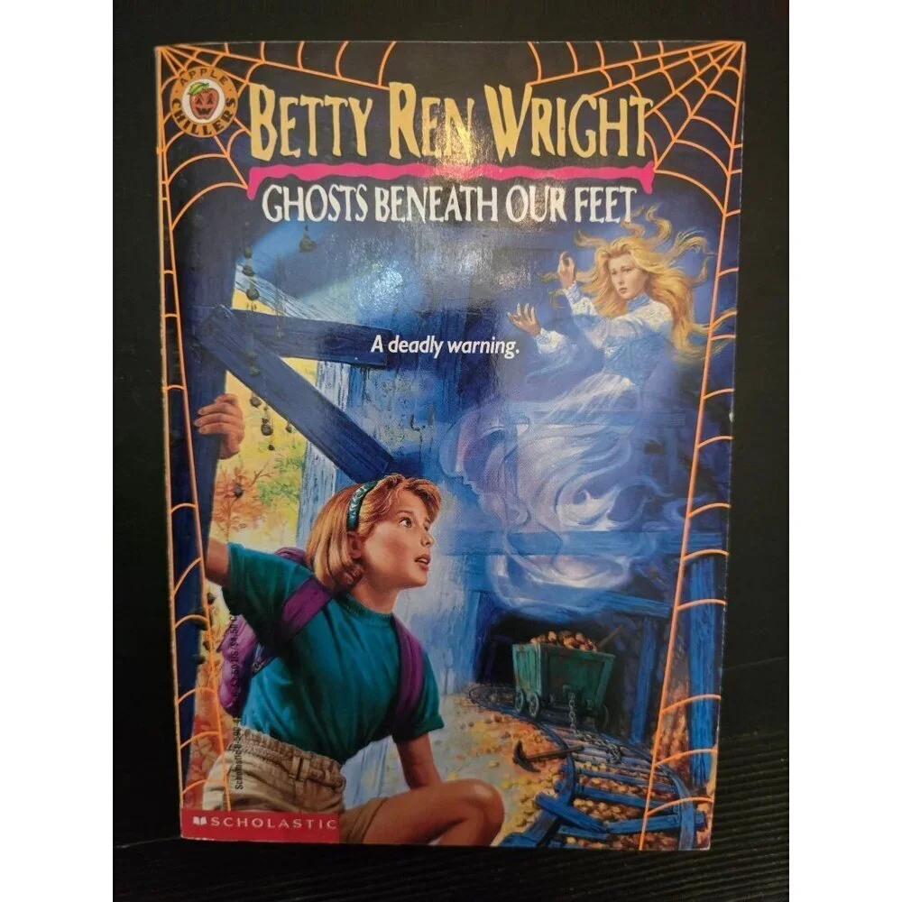 Ghosts Beneath Our Feet by Betty Ren Wright Vintage Horror Paperback Book